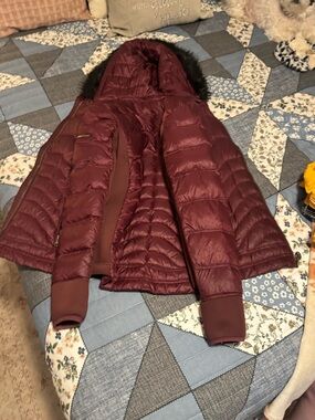 Michael Kors Collection Quilted Hooded Puffer Jacket - Burgundy